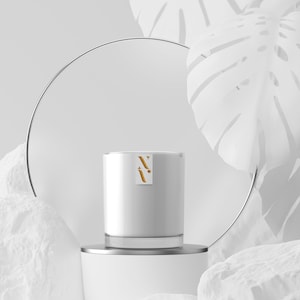 Aurora - Luxury Handcrafted Candle : Yuzu, Pear, Ylang Ylang, Hinoki, Apricot Wood