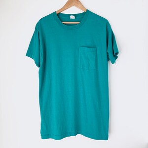 1990s Fruit Of Loom Aqua Blue Vintage Basic Blank Pocket Tee Shirt 90s Single stitch