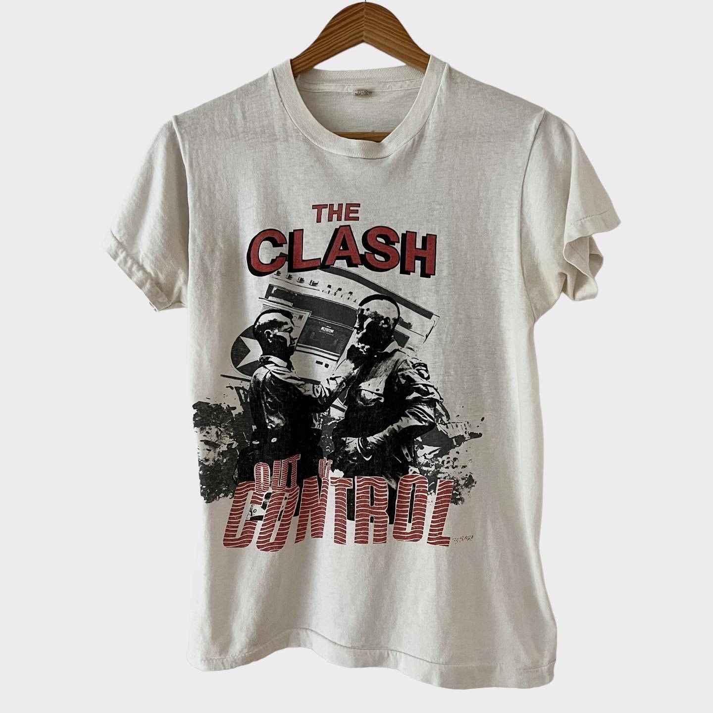 ‘80s THE CLASH ヴィンテージT out of control M il_fullxfull.4536459392_7n8d.jpg