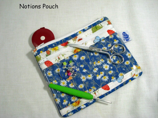 Tiny Daisies Project Bags, Knitting Project Bag, Zippered Pouch, Wedge Bag,  Crochet Bag, Knitting Bag 