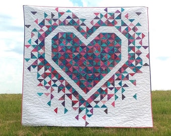 PDF Exploding Heart Quilt Muster Digitaler Download von Slice of Pi Quilts [Fat Quarter und Scrap Friendly Quilt Muster]