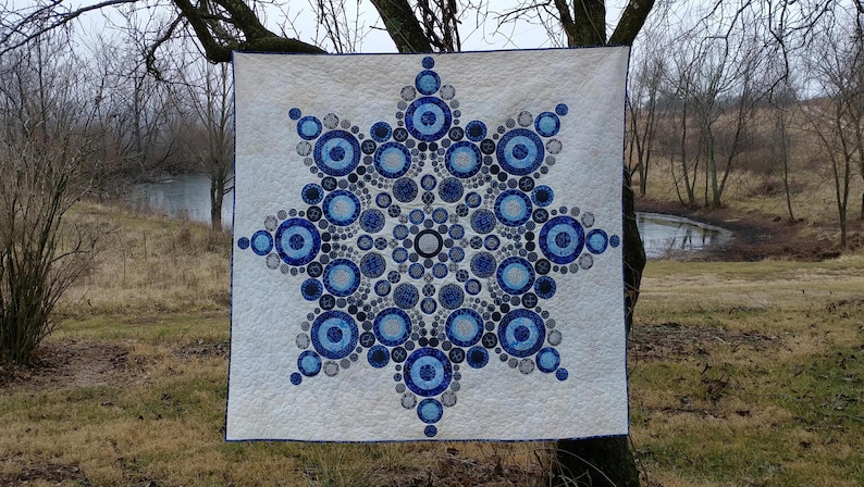 PDF Flurry Quilt Muster digitaler Download von Slice of Pi Quilts Winter Schneeflocke Quilt Muster Bild 3