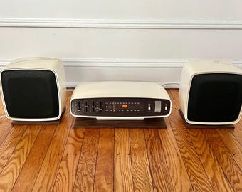 Estéreo FM Zenith vintage de los años 70 con altavoces y diseño de la era espacial