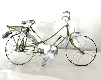 Bicicleta, arte popular africano, lata reciclada, rueda de alambre, bicicleta, Tanzania.