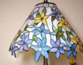 14 quot Tiffany lamp stained glass (flower yellow, blue, purple) table lamp shade only