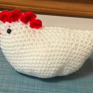 Crocheted white hen