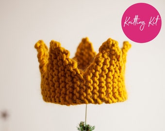 Knit Kit - Crown Christmas Tree Topper, Make your own festive tree topper - FREE UK Delivery