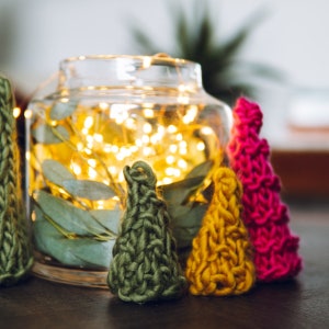 Knit Kit Super Chunky Christmas Trees Make your own festive decorations image 8