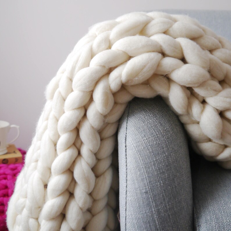 White chunky knit blanket Chunky knit throw White knit blanket extreme knit blanket merino wool blanket Beautiful wedding gift image 7