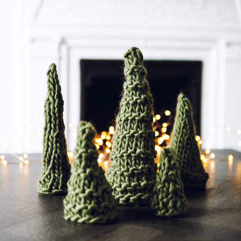 Knit Kit Super Chunky Christmas Trees Make your own festive decorations image 1