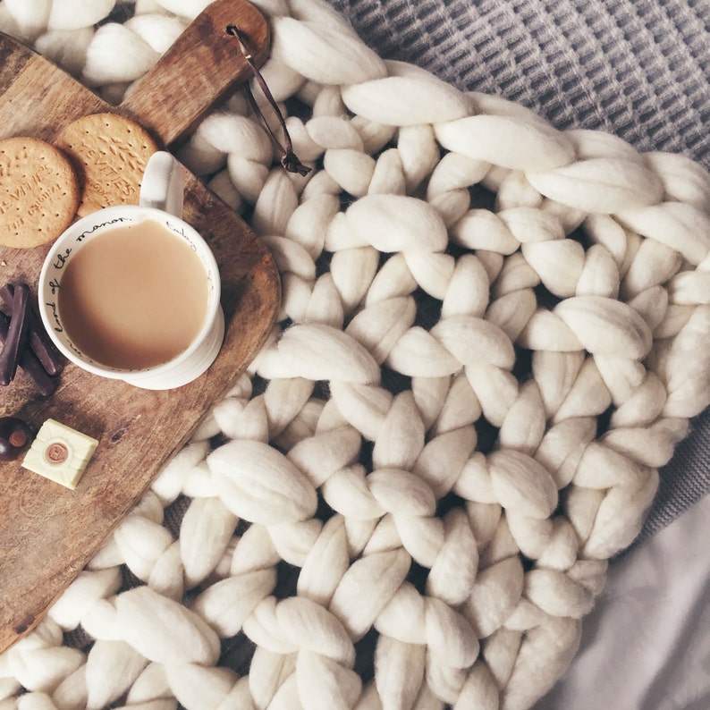 Chunky Knit Lap Blanket in Natural White Giant Knit Blanket Chunky Knitting Throw blanket Merino Wool Blanket Giant Yarn Blanket image 3