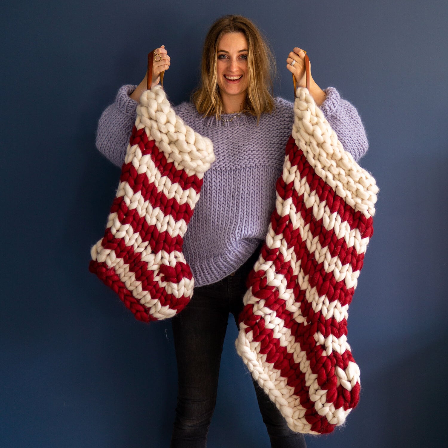 Chunky Knit Striped Christmas Stocking - Red & White Candy-Stripe Bas de Noël Tricotés à La Main Déc