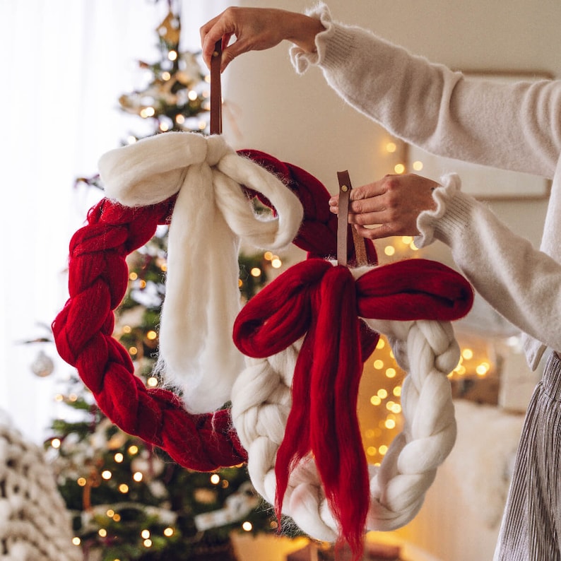 Chunky Knit Christmas Wreath image 2