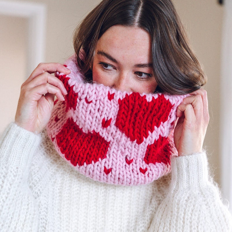 Knit Kit Valentine Heart Snood / Merino snood knitting kit / Galentine craft kit image 2