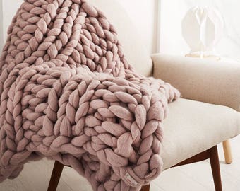 Chunky knit mink blush blanket - giant knit blush blanket - Blush throw blanket - merino wool throw - Blush knit blanket - Wedding gift