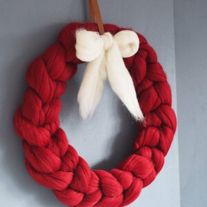 Chunky Knit Christmas Wreath image 3