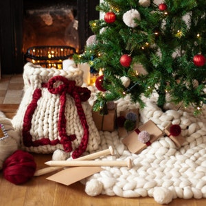 Giant Knitted Christmas Tree Skirt Christmas Home Decor FREE UK Shipping image 4