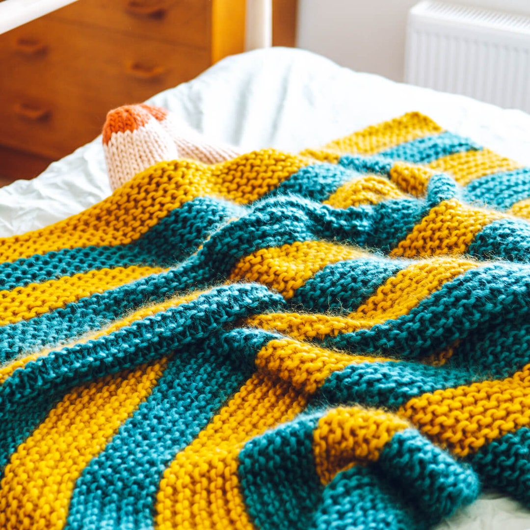 Nyssa Blanket Knitting Kit. Chunky Throw Knit Kit. Beginners Knitting  Pattern by Wool Couture. Learn to Knit. 