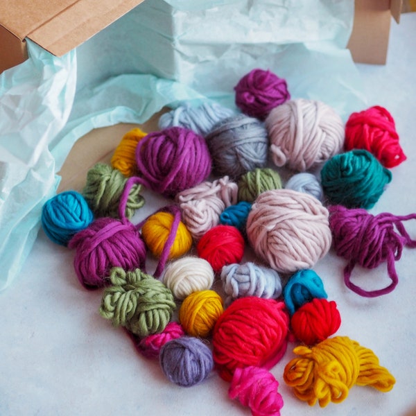 Box of balls - Selection of merino wool balls, various colours