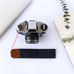 MARINE POINTS small camera strap. image 1