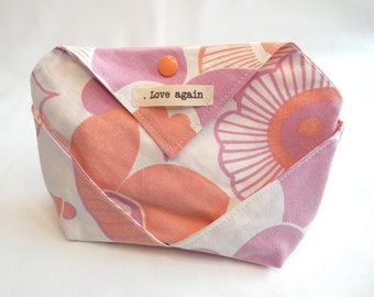 Origami Pouch Bag / Upcycled Vintage Fabric / Snap Pouch / Organizer / Toiletry Bag