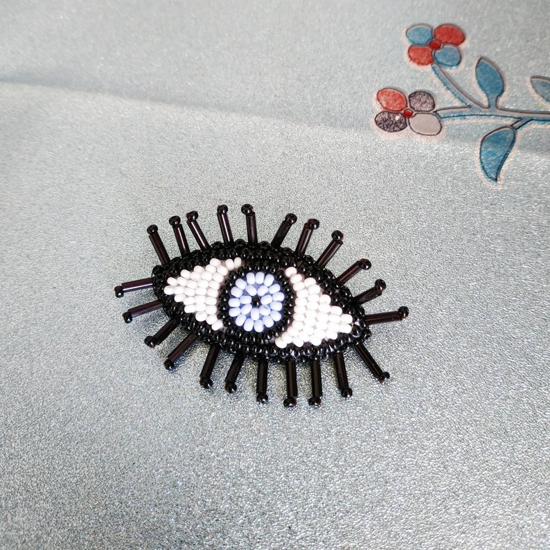Eye brooch Evil eye beaded brooch Blue eye pin Fashion brooch Embroidered brooch
