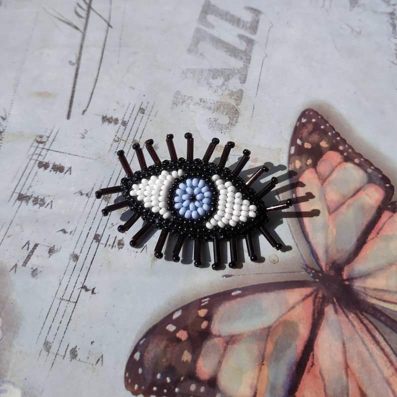 Eye brooch Evil eye beaded brooch Blue eye pin Fashion brooch Embroidered brooch