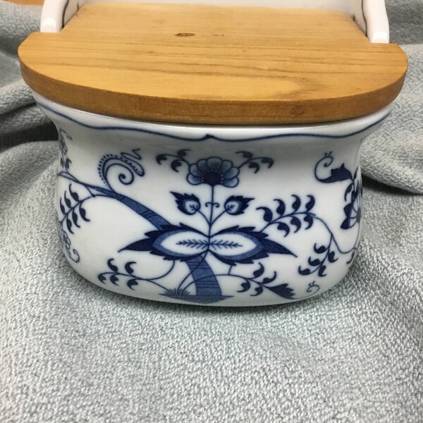 Blue Danube Blue Onion Style Salt Box with Wooden Lid