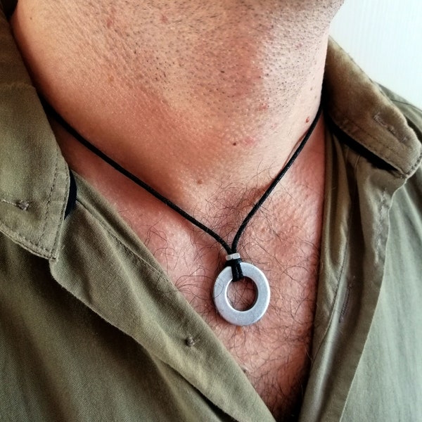 Pendentif cercle acier pour homme, collier cordon coton, collier karma, cadeau pour lui, bijou géométrique, pendentif anneau métal argenté