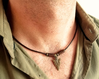 Collar punta de flecha hombre, gargantilla lanza, collar cordón cuero, regalo para él, collar flecha bronce