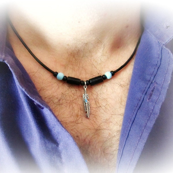 Collier plume homme, tour de cou cuir, collier cordon perle bois, ras de cou corde cuir, bijoux chance, cadeau pour lui