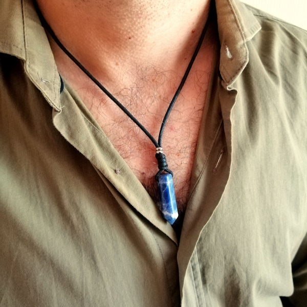 Collier pendentif pierre Sodalite homme, pendentif pointe pierre bleue, cadeau pour lui, bijoux protection, collier corde pierre naturelle