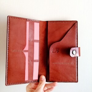 Cartera de viaje cuero marrón, tarjetero, portadocumentos, portapasaporte piel, regalo ojo de horus, regalo unisex piel