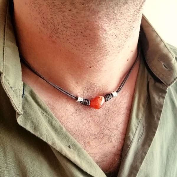 Collier cornaline homme, tour de cou pierre orange, bijou surf, cadeau pour lui, collier surf perle orange, tour de cou cordon pierre