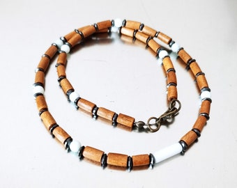 Collana legno marrone bianco, girocollo perline legno per uomo, regalo per lui, gioielli legno, collana boho legno, gioielli estivi