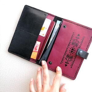 Cartera viaje porta pasaporte cuero, estuche documentos, organizador viaje negro rojo, portatarjetas billetera, regalo unisex, patrón azteca