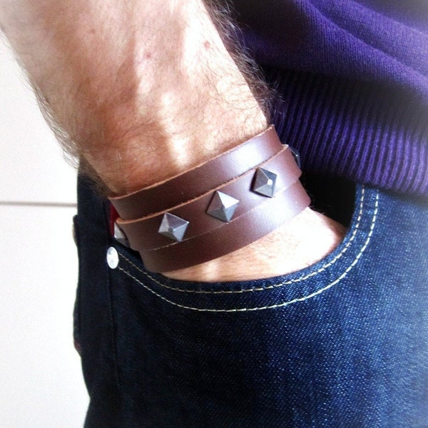 Nietenarmband Leder, braunes Armreif, Bolzen Lederarmband Männer, Geschenk für ihn, Rockmode, Herrenschmuck