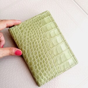 Cartera de viaje pasaporte, estuche documentos piel verde, organizador viaje, tarjetero billetera, regalo cuero