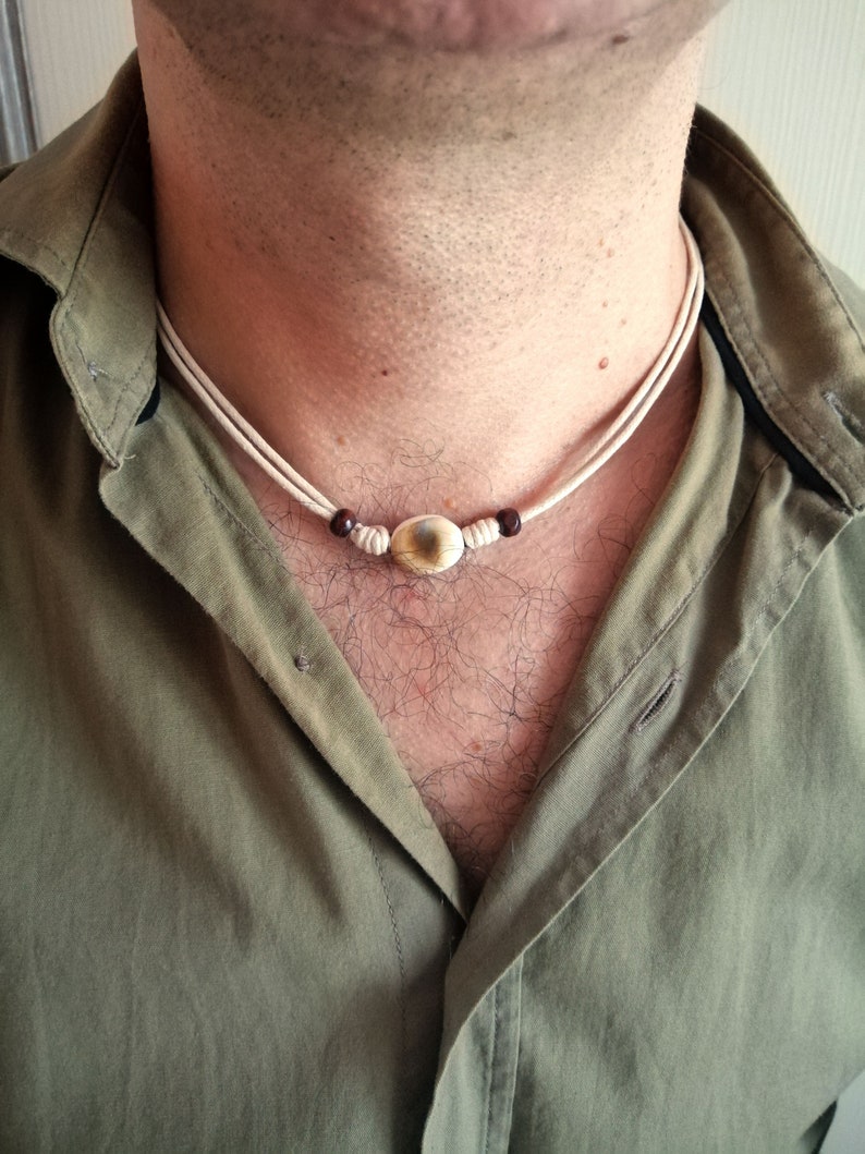 Collier surfeur homme, choker perle céramique, collier cordon perle, cadeau pour lui, bijoux surfeur, collier beige homme, bijoux d'été image 2