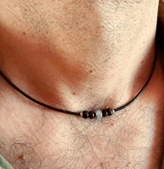 Lederkordel Halsband fr Mnner, Halskette Edelstahl und Holz,  Surferschmuck, Geschenk fr ihn, Perlen Choker, braun Lederkette - Etsy.de