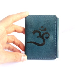 Cartera pequeña cuero, tarjetero azul, regalo Om, regalo zen, billetera cuero, regalo yoga