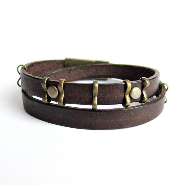 Bracelet cuir double enveloppe fermoir magnétique, bracelet cuir marron deux brins, clous bronze, bijoux homme, cadeau pour lui