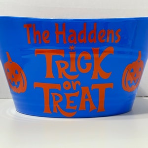 Trick or Treat Personalized Tub, Halloween Candy Bucket, Halloween Oval Tub, Halloween Decoration, Trick or Treat, Kids Candy Tub