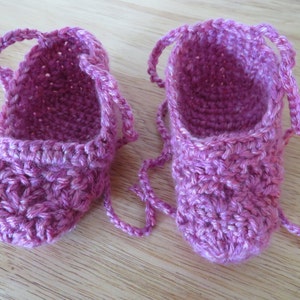 Handmade Crochet Baby ballet slippers, booties, newborn 3 months old, pink with ties, free shipping image 1