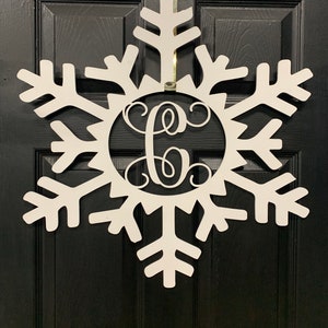 Winter Wreath Snowflake-  Family name - Personalized -Christmas Wreaths - Wall Hanging - Door Hanging- Wooden monogram-Front door decor