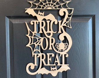 Halloween Door Hanger Wood |Halloween wreath| Fall Decor | Personalized | Trick or treat | Door Hanging | Halloween Decor