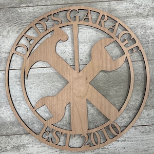 Father&#39;s Day Gift | Wood personalized Dad Sign| Dads Garage | Birthday Gift | Door wreath | Natural unpainted | Wood Door Hanger| Gift