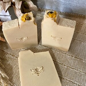 Oatmeal Milk and Honey Artisan Soap 画像 5