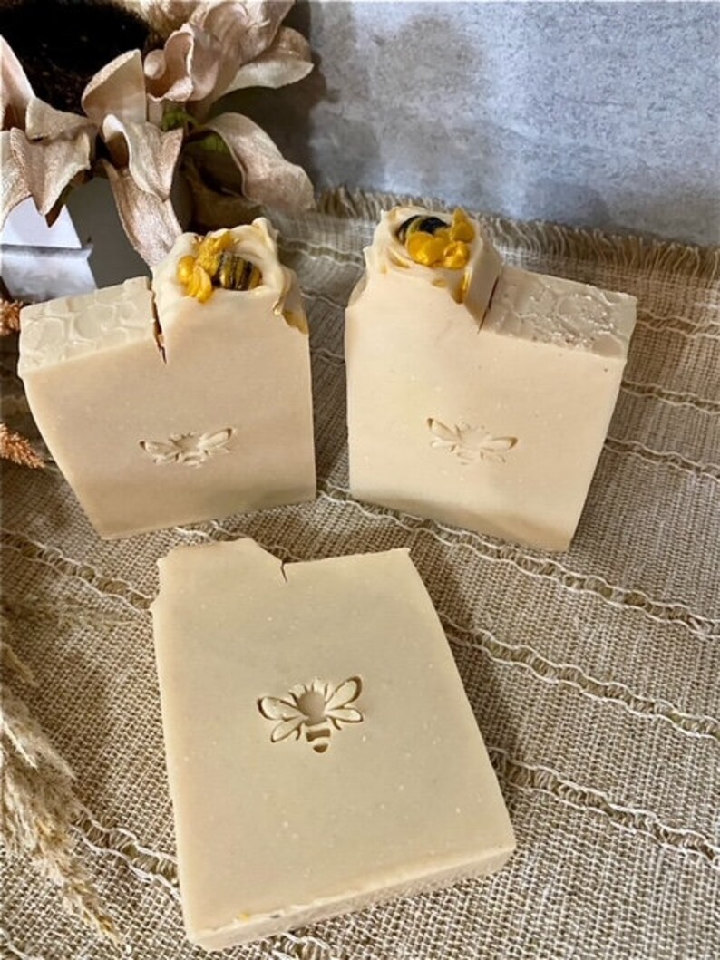 Oatmeal Milk and Honey Artisan Soap 画像 5