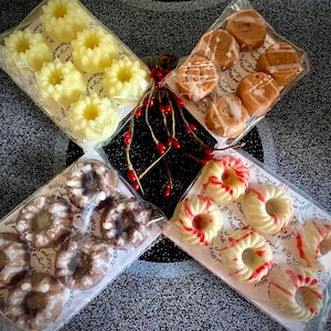 Cake Wax Melts / Cinnamon Rolls / Peach Champagne / Lemon Bundt Cake / Double Chocolate
